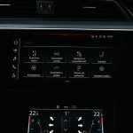 Audi E-tron 50 quattro 230 kW / DRIVE SELECT / VZDUCH. PODVOZOK / PANORAMA