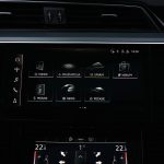 Audi E-tron 50 quattro 230 kW / DRIVE SELECT / VZDUCH. PODVOZOK / PANORAMA